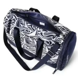 Vineyard vines weekender duffle bag